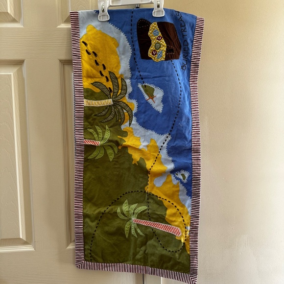 Pottery Barn Kids Pirate Table Runner and Set of 8 (New) Napkins - Picture 2 of 4